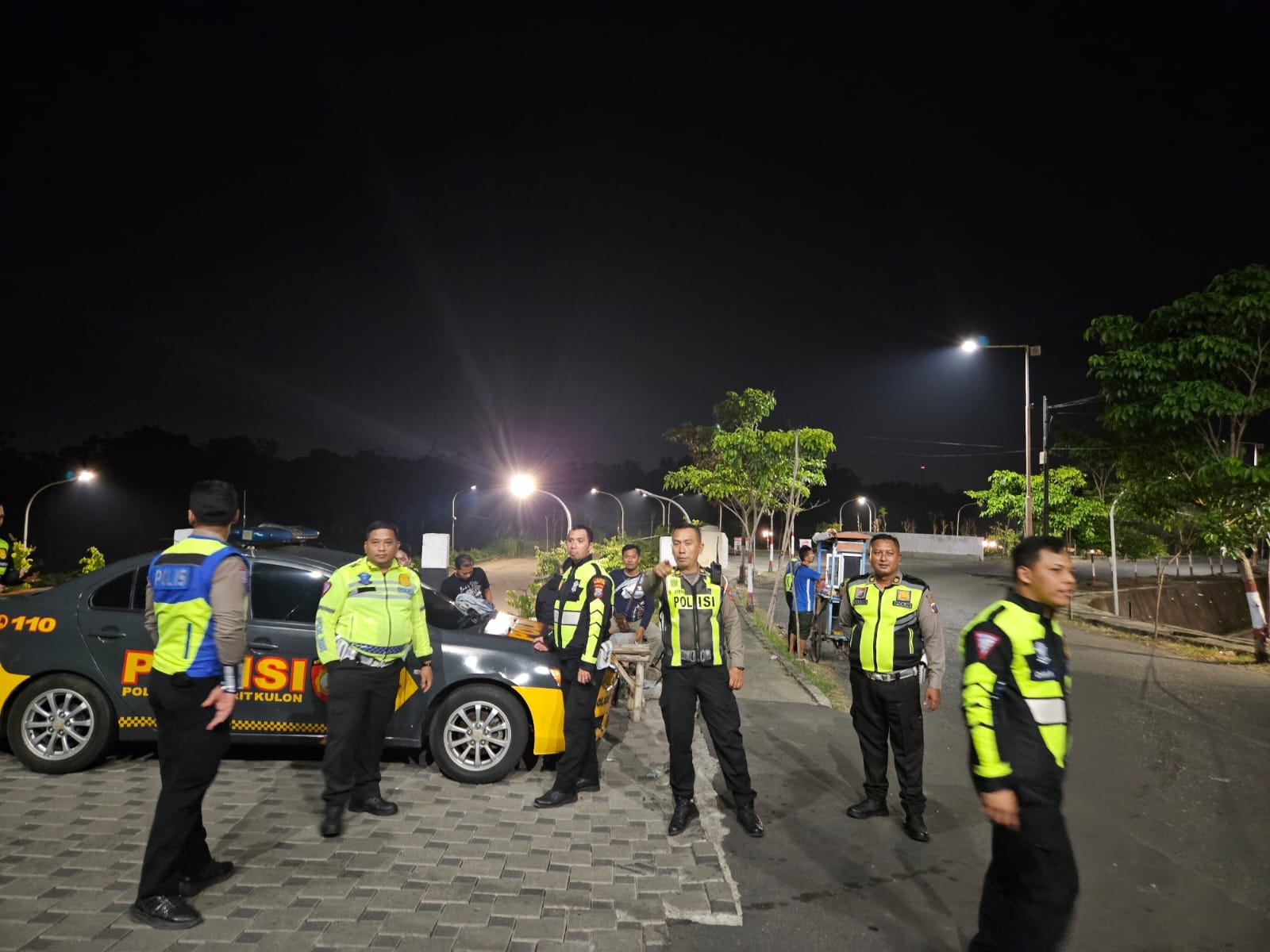 Jaga Kondusifitas Malam Minggu Polres Mojokerto Kota Jaga Perbatasan Terluar