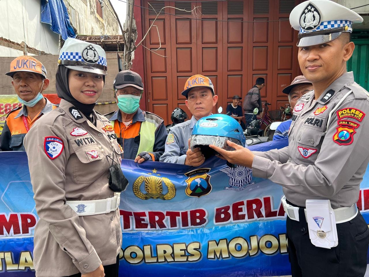 Sosialisasi Tertib Berlalu Lintas, Satlantas Polres Mojokerto Kota Gandeng Jukir
