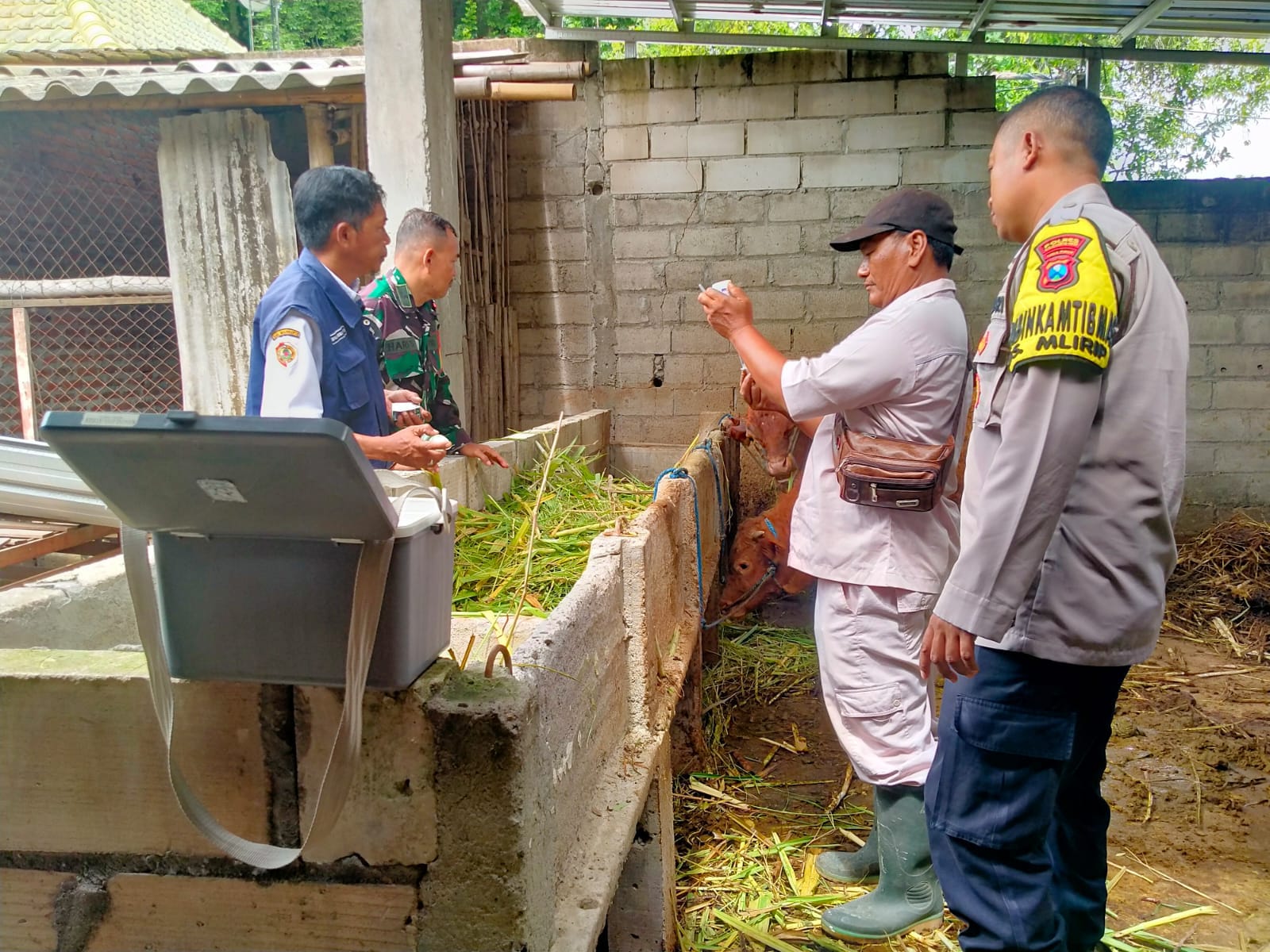 Polsek Jetis Polres Mojokerto Kota Dukung Pemerintah Daerah Dalam Pencegahan PMK