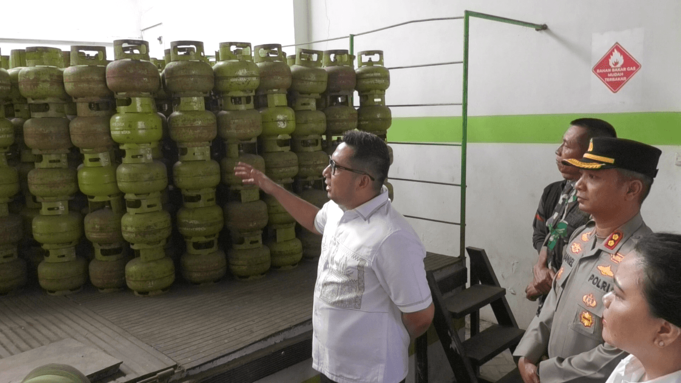 Pastikan Stok dan Distribusi Aman, PJ Walikota Mojokerto Sidak Agen Pangkalan LPG3 Kg