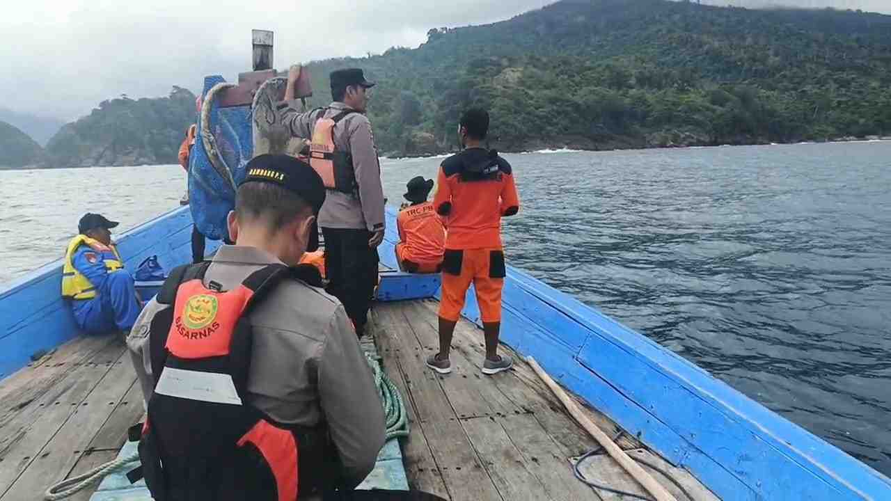 Pencarian Korban Kapal Sinar Asal Puger Dilanjutkan di Perairan Trenggalek, Hasil Masih Nihil