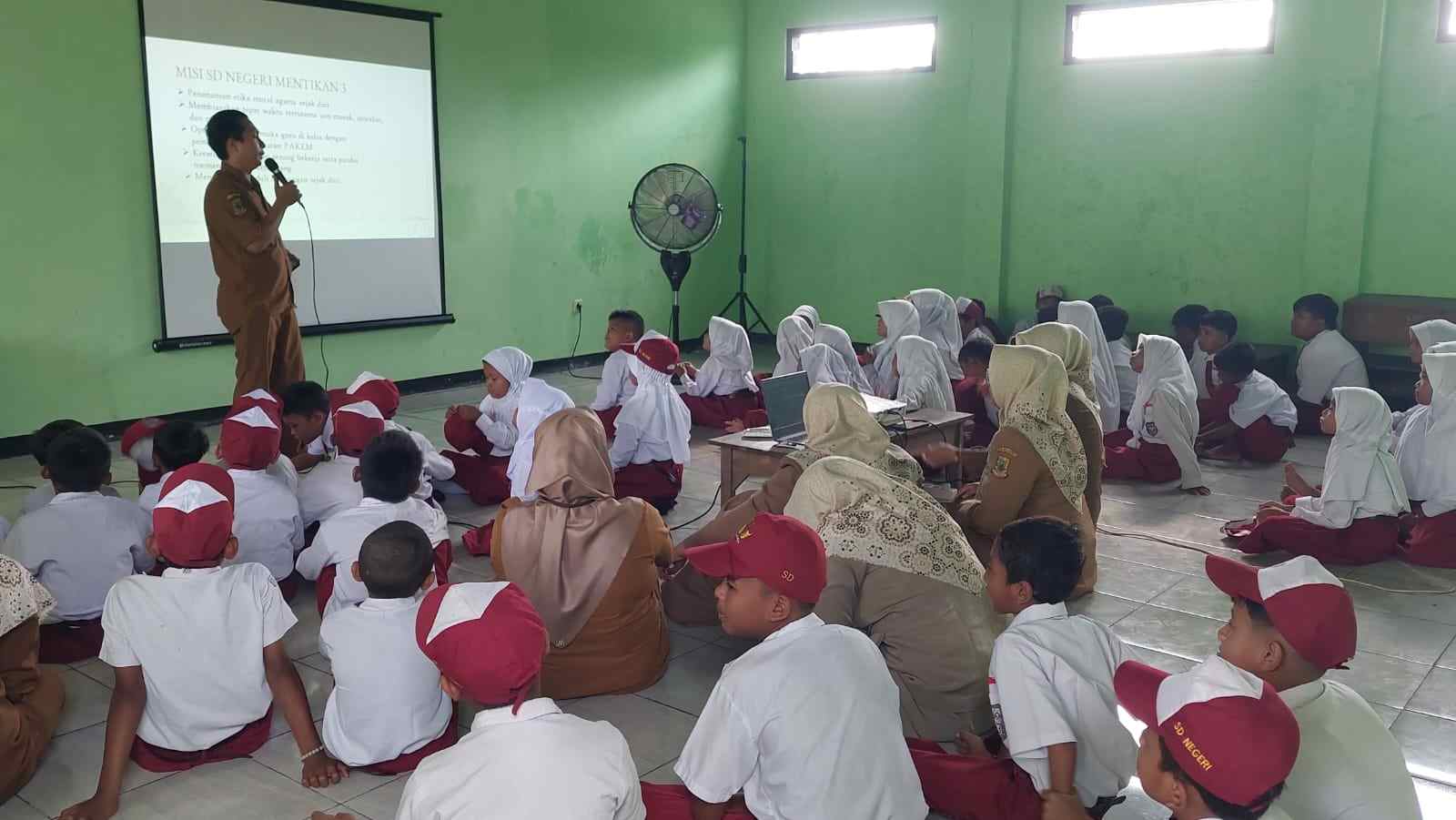 SDN Mentikan 3 Kota Mojokerto Hanya Miliki 9 Siswa