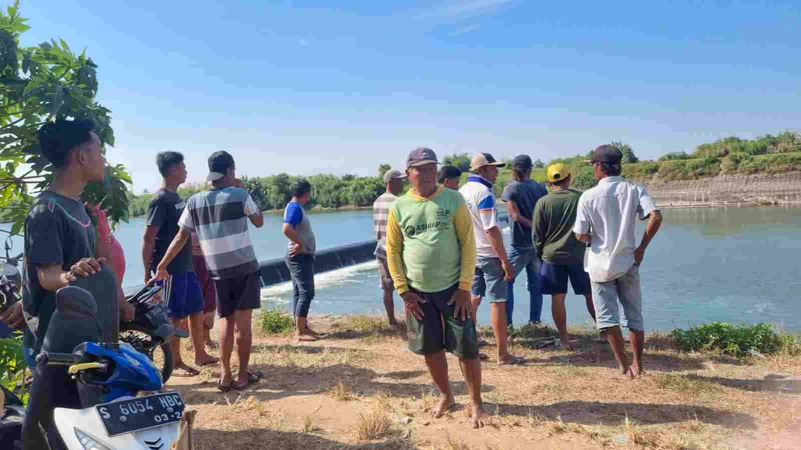 Tragis, Kakek di Mojokerto Tewas Tenggelam saat Menjaring Ikan di Sungai Brantas