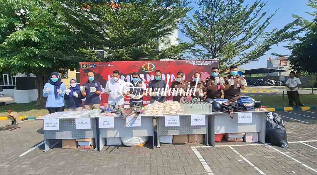 Ratusan Ribu Pil Haram dan 2 Kilogram Sabu Dimusnahkan Kejari Kota Mojokerto