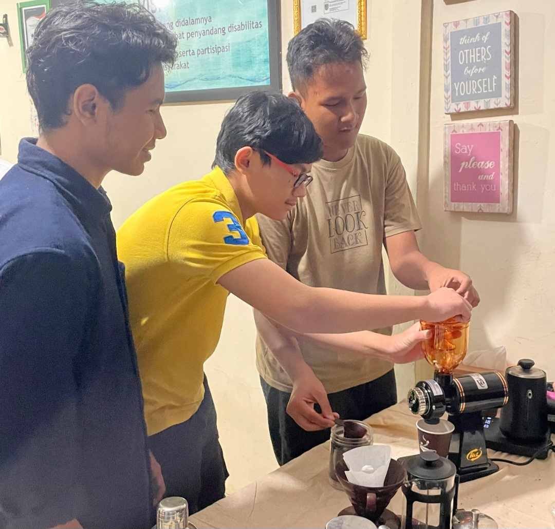 ASTRA Infra Gelar Pelatihan Barista untuk Difabel, Wujudkan Inklusivitas Lewat Secangkir Kopi