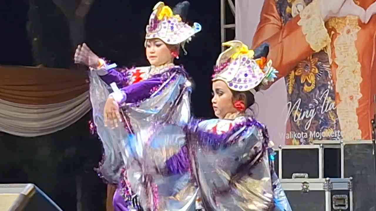 Meriahkan Mojo Fest 2025, 22 Tim Pelajar Unjuk Kebolehan dalam Lomba Tari Tradisional dan Modern Dance