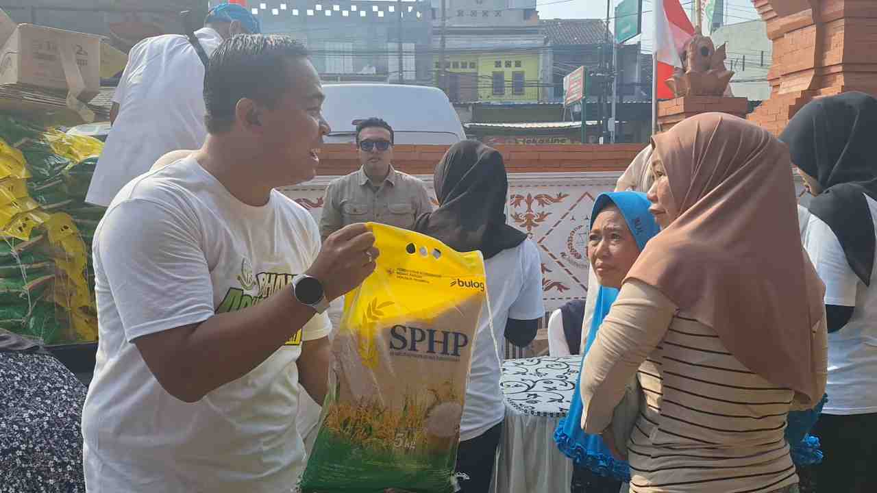 Bulog Siapkan 2,5 ton Beras SPHP untuk Bazar Pasar Murah Sembako Kejari Kabupaten Mojokerto 