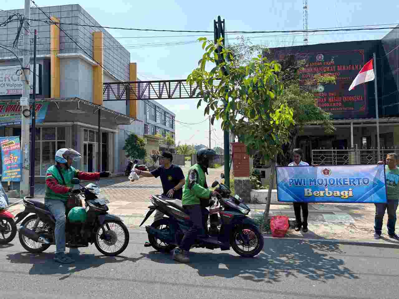 Program Jumat Berkah PWI Mojokerto Kian Diminati, Donatur Terus Berdatangan