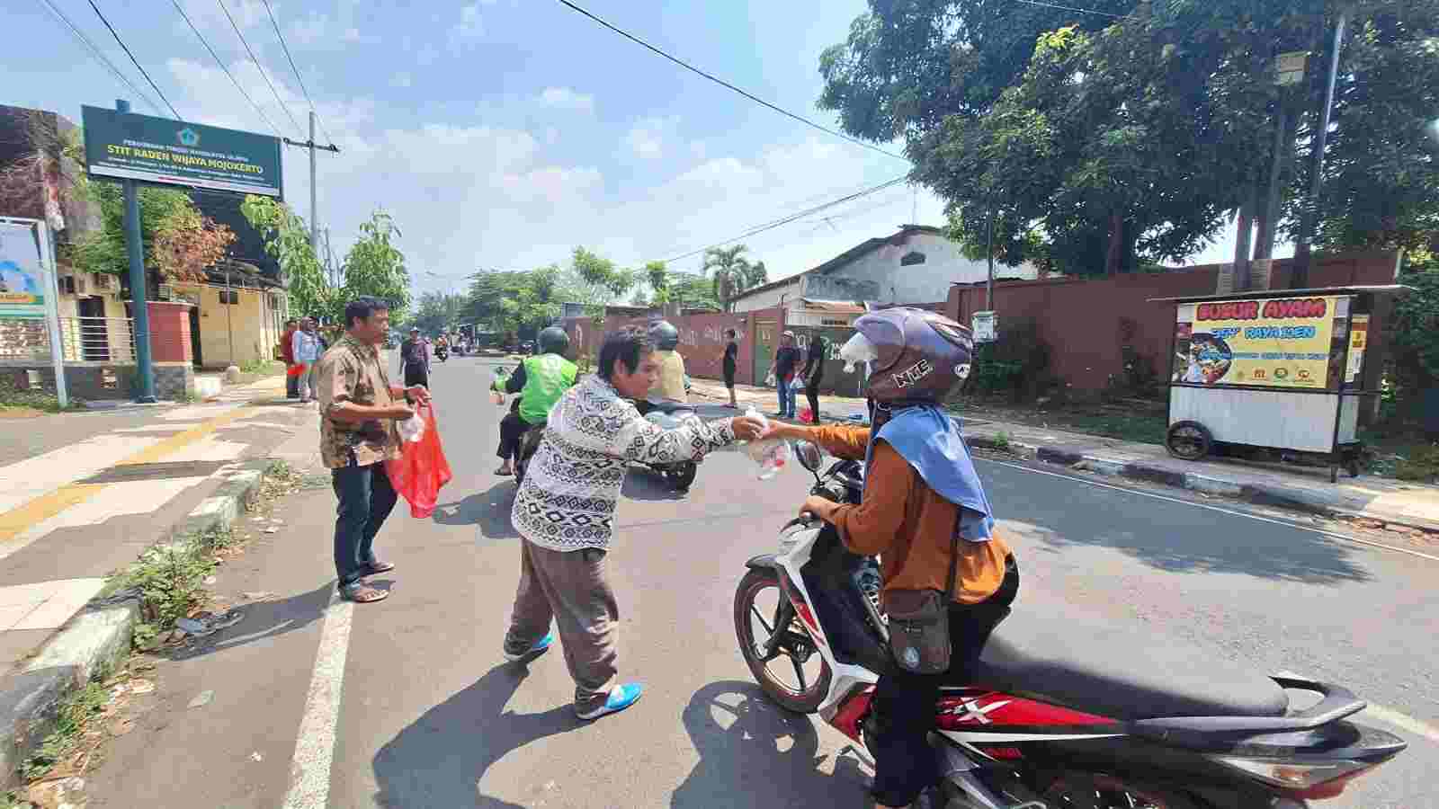 Sinergi Wartawan dan Advokat, Jumat Berkah PWI Mojokerto Kian Meluas