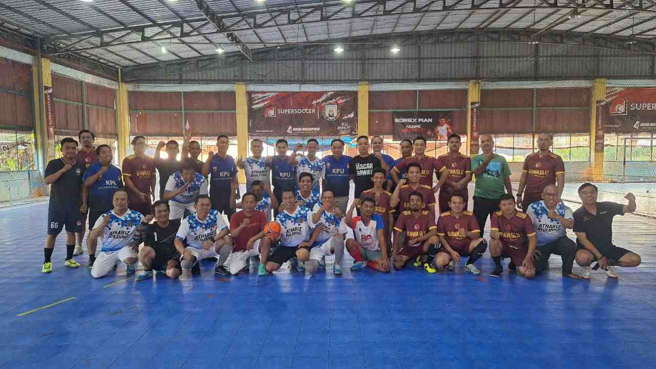 PWI Mojokerto Juara Trofeo Fun Futsal, Kukuhkan Sinergi dengan KPU dan Bawaslu