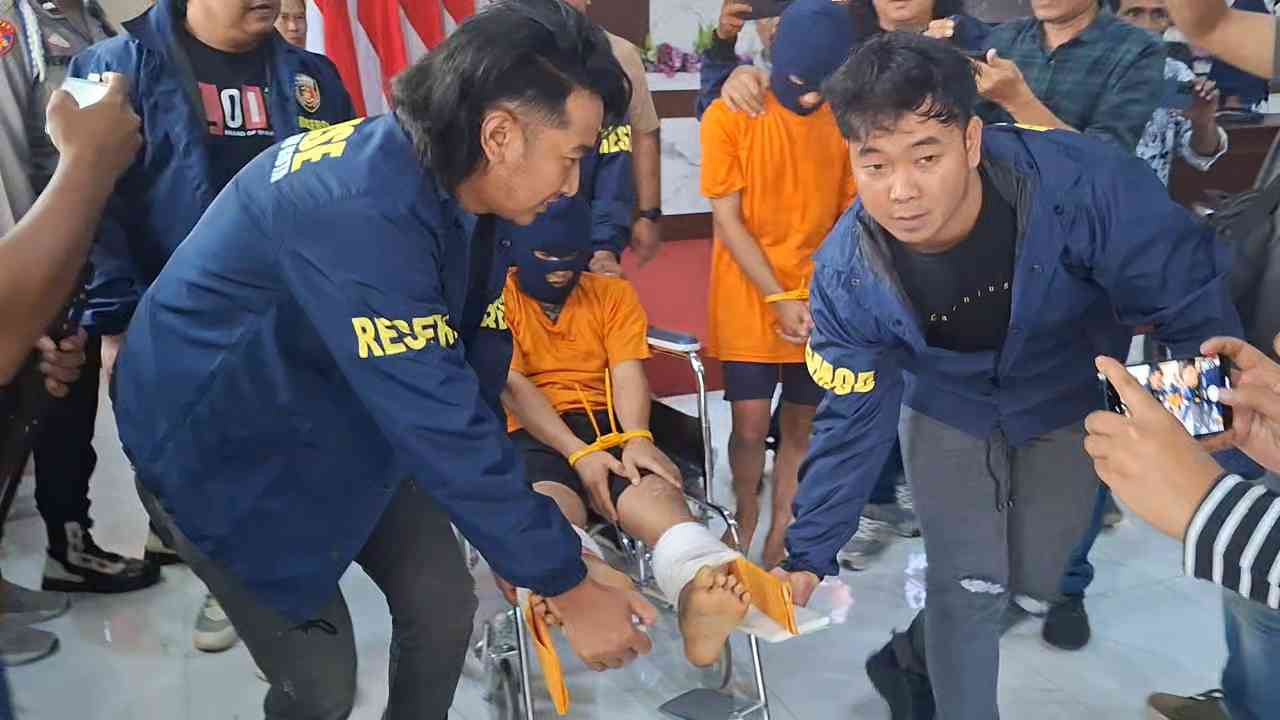 Dua Pelaku Curanmor Diringkus Polres Mojokerto Kota, Satu Ditembak Saat Berusaha Kabur