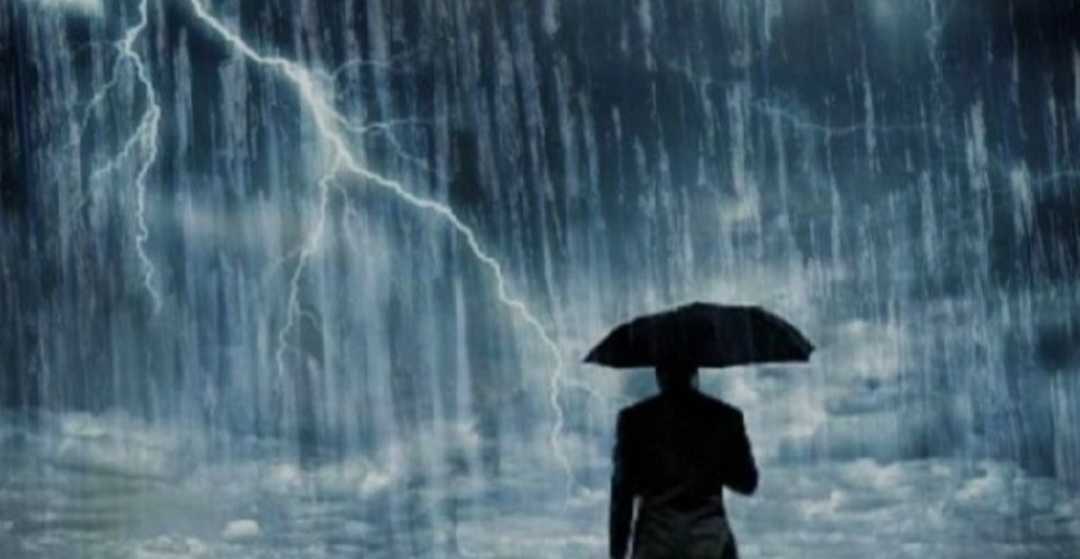 Prakiraan Cuaca Jawa Timur 11 Januari 2026 : Cuaca Ekstrem Berpotensi Terjadi Seharian