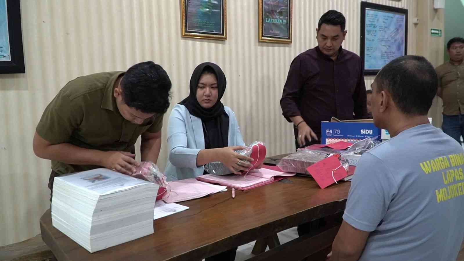 Kejari Kota Mojokerto Terima Pelimpahan Tersangka TPPU Pengedar Sabu, Sita Aset Ratusan Juta Rupiah