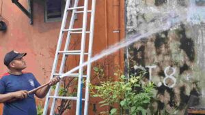 Rumah di Perumahan Japan Asri Mojokerto Terbakar, Damkar Terkendala Akses Jalan Sempit