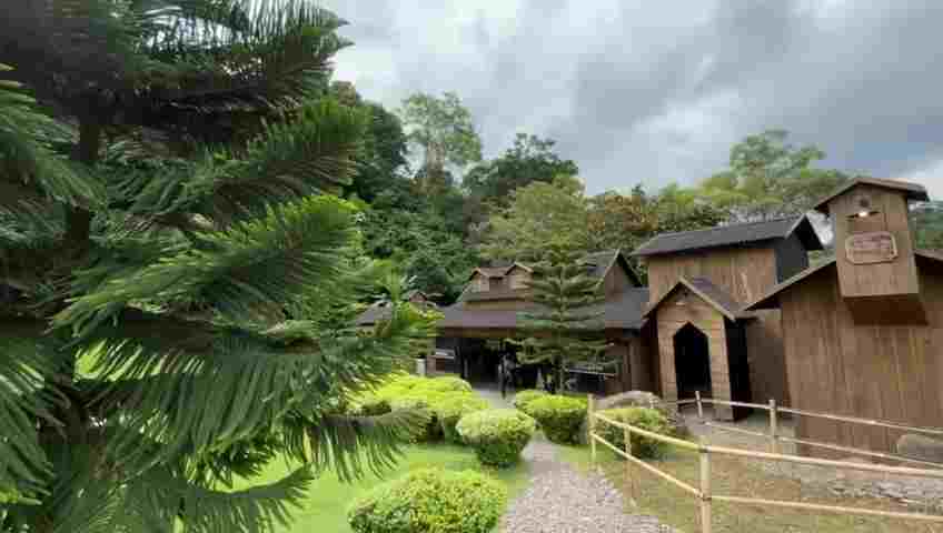 Rustic Market Rock Riverside Pacet, Wisata Alam Bernuansa Eropa yang Hidupkan Ekonomi Warga Lokal