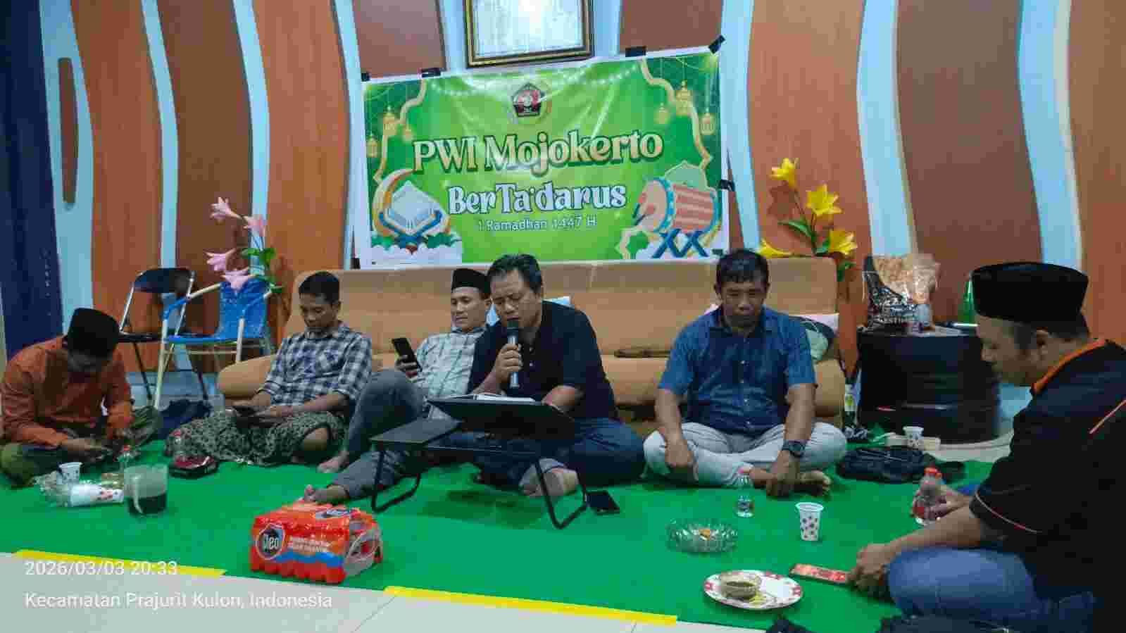 PWI Mojokerto Gelar Bukber, Shalat Tarawih Hingga Tadarus