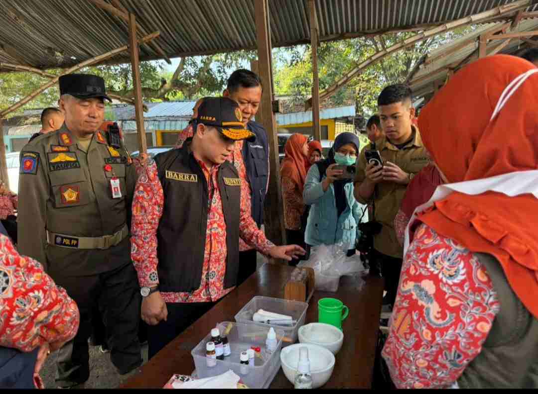 Jelang Lebaran, Sidak Bupati Mojokerto Ungkap Temuan Ikan Asin Berformalin di Pasar Mojosari