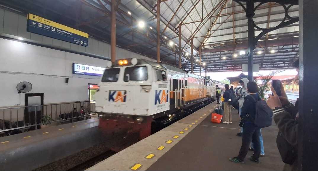 Puncak Arus Balik Terlewati, Mobilitas Penumpang di Stasiun Mojokerto Tetap Tinggi