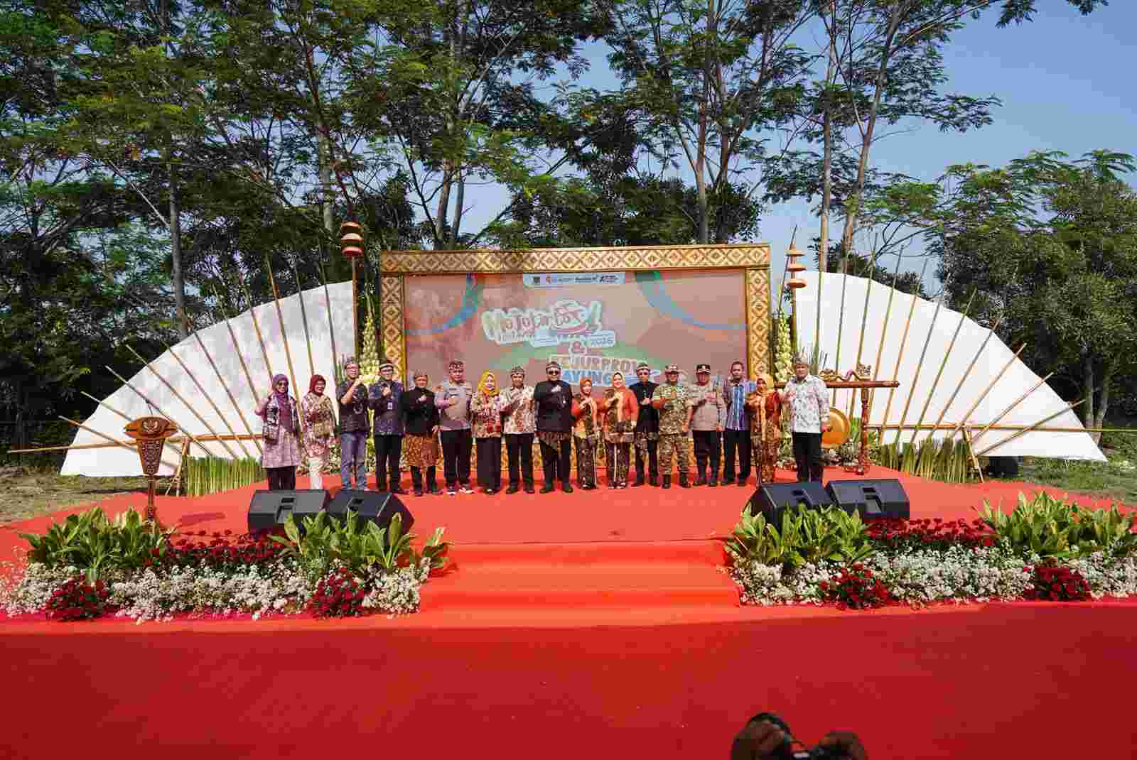 Larung Tirta Amerta Mojotirto Festival 2026, Pesan Lestari Air Menggema dari Sungai Ngotok