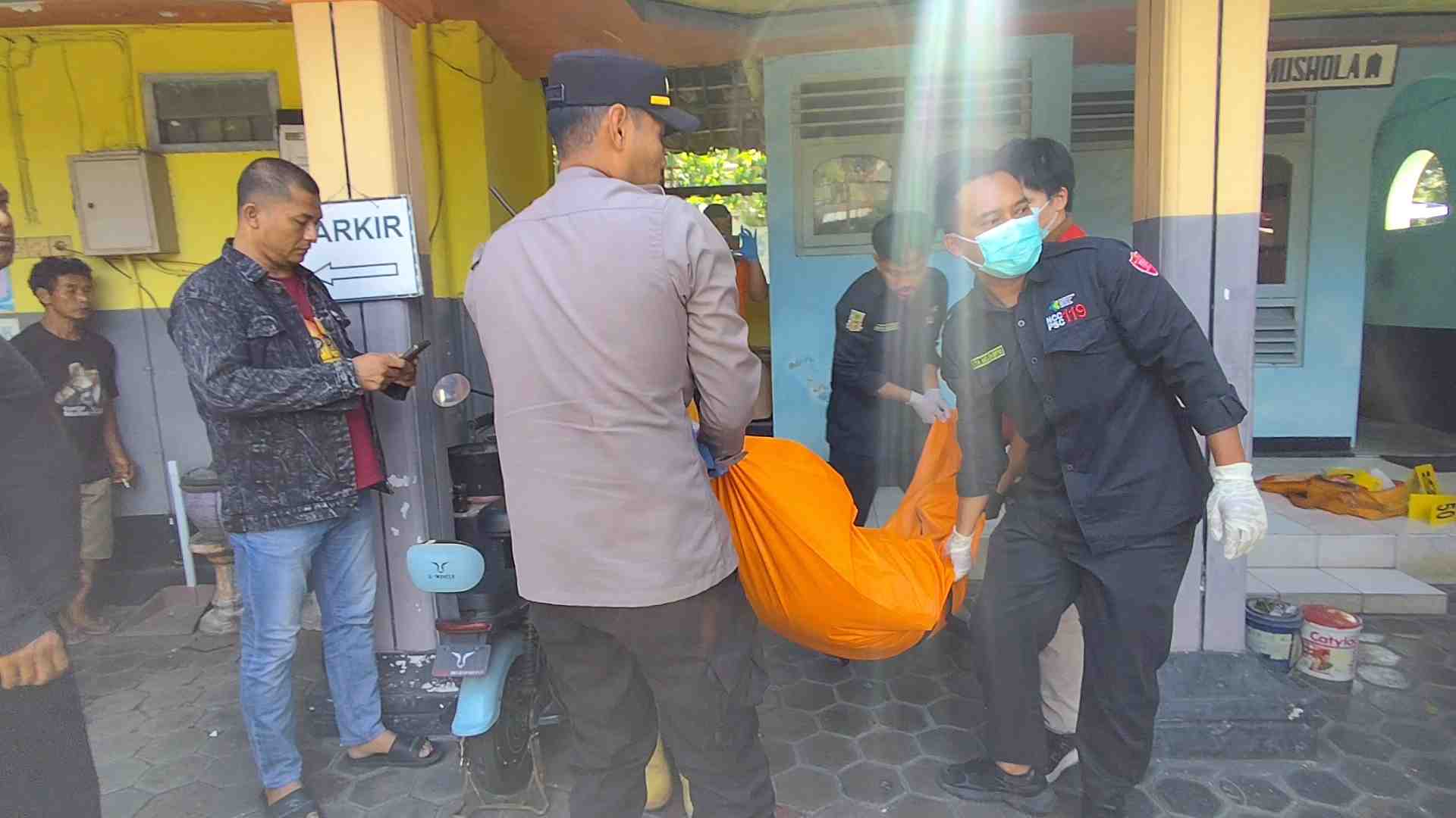 Misteri Pria Meninggal di Halaman Hotel Mojokerto, Polisi Lakukan Penyelidikan