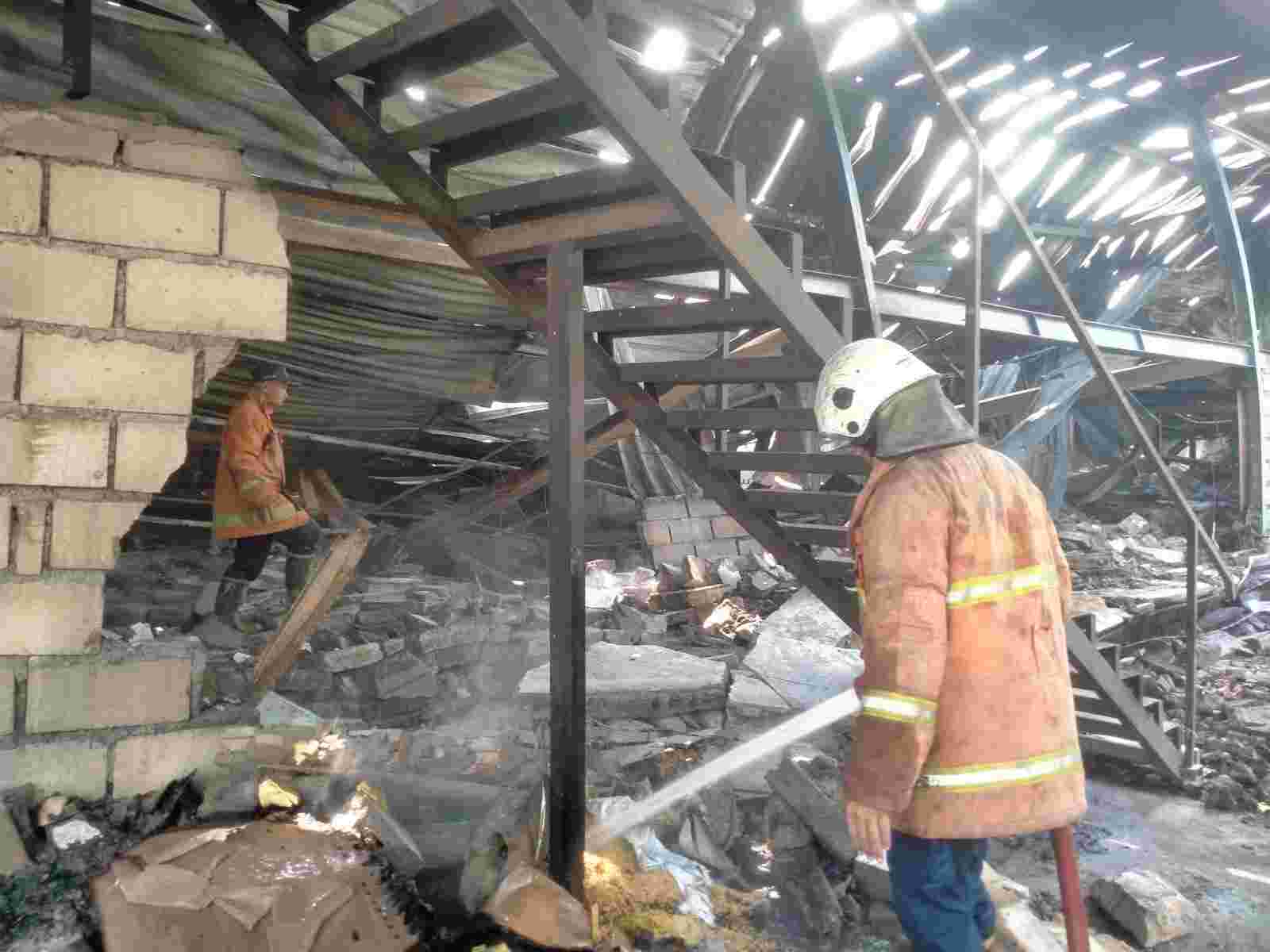 Tiga Unit Damkar Dikerahkan dalam Kebakaran Kandang Ayam di Jatirejo Mojokerto