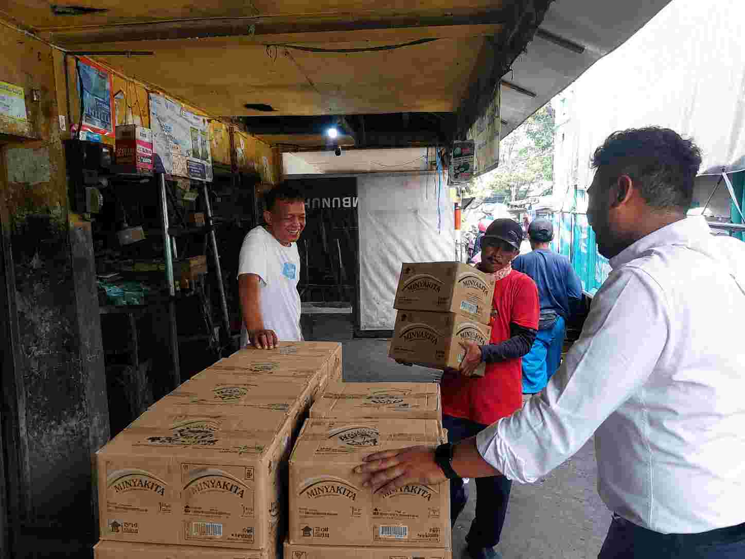 BULOG Mojokerto Jaga Stabilitas Pasokan, Distribusi Minyakita ke Pasar Mojosari Terus Digencarkan