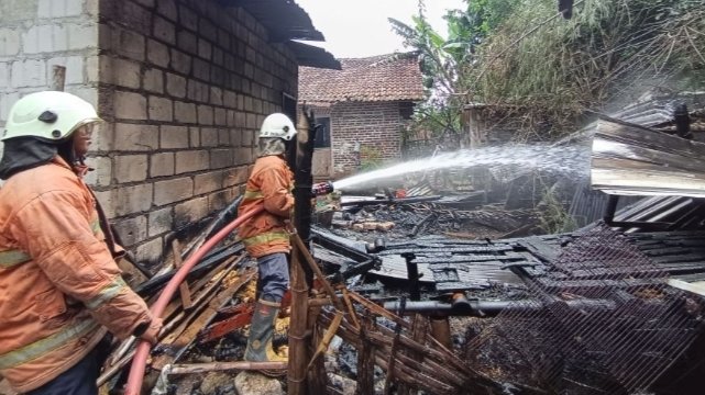 Kandang Kambing di Mojokerto Ludes Terbakar, Dua Ekor Mati Terjebak