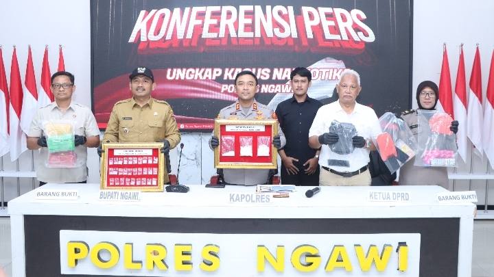 Polres Ngawi Ungkap Peredaran Sabu 223 Gram, Dua Pengedar Diamankan