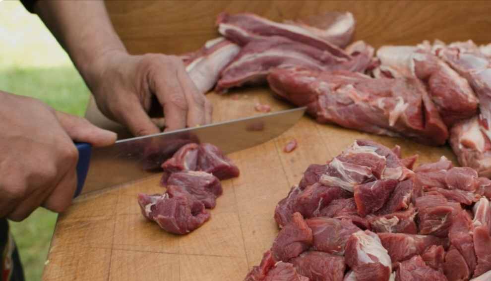 Tips Mengolah Daging Kurban Agar Empuk dan Tidak Bau Prengus Saat Iduladha