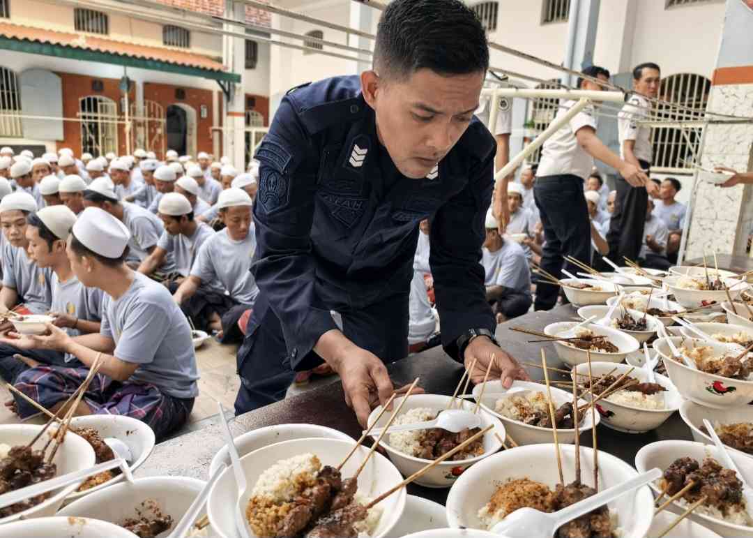 “Sate Mandora”, 5.500 Tusuk Sate Tersaji untuk Warga Binaan dan Petugas Lapas Mojokerto