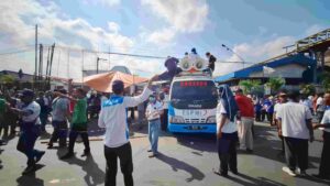 Ribuan Buruh PT Pakerin Kembali Gelar Aksi Tuntut Tiga Bulan Gaji Tertunggak