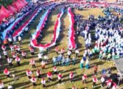 Bendera Merah Putih Sepanjang 1.000 Meter Bentangkan Semangat HUT RI ke-81 di Mojokerto