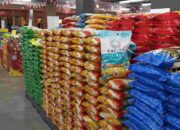 Bulog Jatim Siapkan 2.000 Ton Beras Premium, Dijual Rp14.900 per Kilogram di Ritel Modern