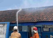 Bakar Sampah Berujung Petaka, Ruang Kelas SMK Muhammadiyah 2 Kutorejo Dilalap Api