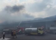 Pabrik Mie Telur di Mojokerto Terbakar, Api Diduga Berasal dari Area Boiler