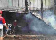 Api dari Area Pemakaman Membakar Gudang Sablon dan Tiga Dapur Warga di Mojokerto